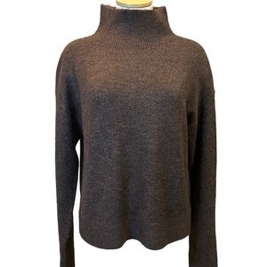 Lyla + Luxe Mockneck Sweater/Medium